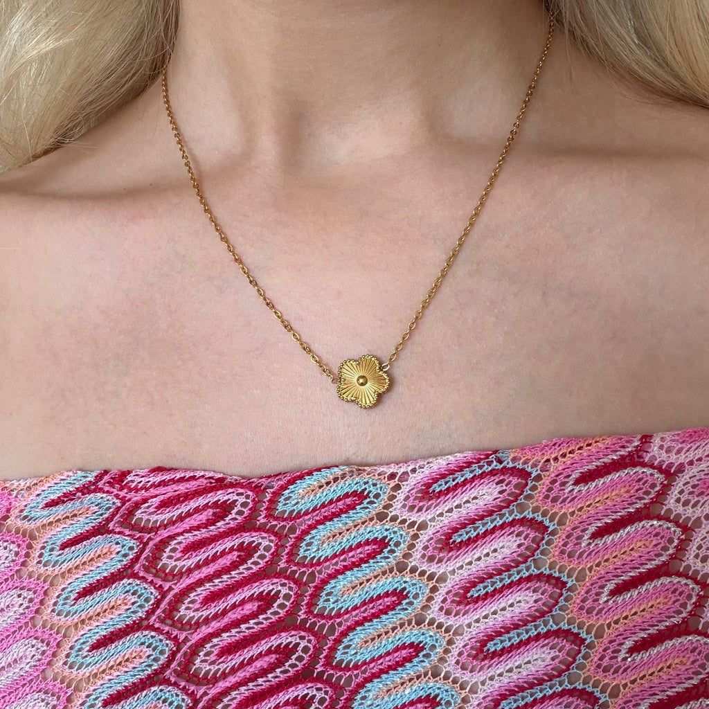 Evry Jewels Lucky Bloom Necklace