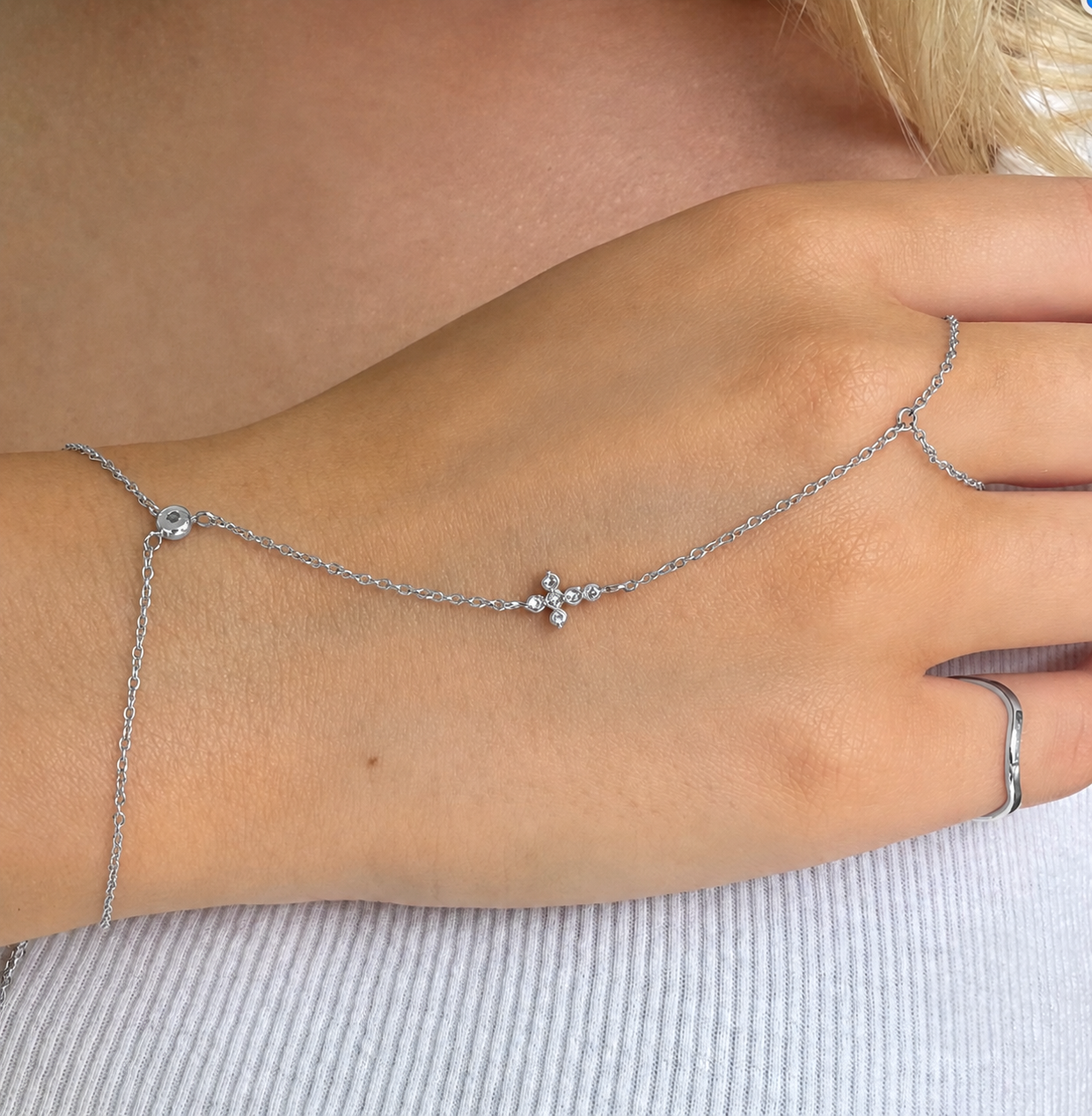 Evry Jewels The Slide On Hand Chain Collection