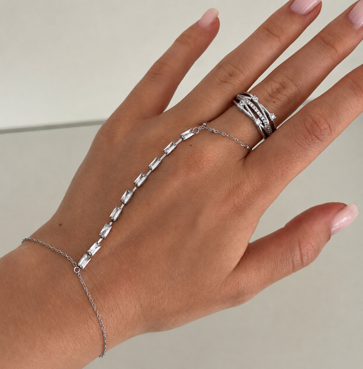 Evry Jewels The Slide On Hand Chain Collection