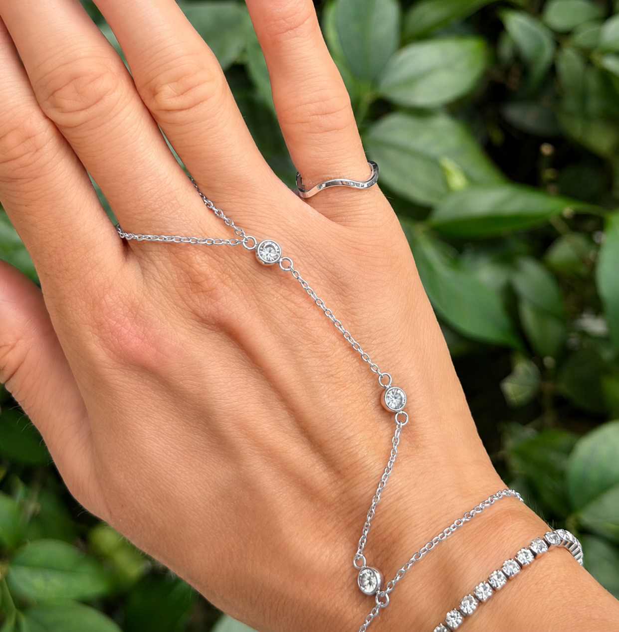 Evry Jewels The Slide On Hand Chain Collection