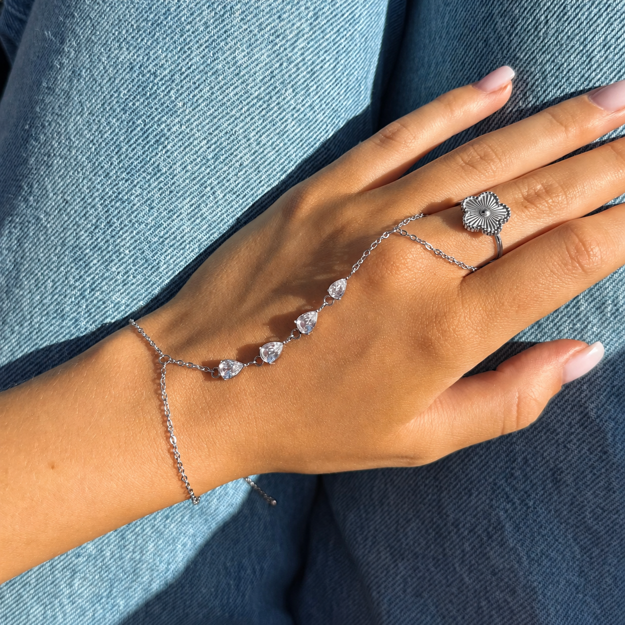 Evry Jewels The Slide On Hand Chain Collection