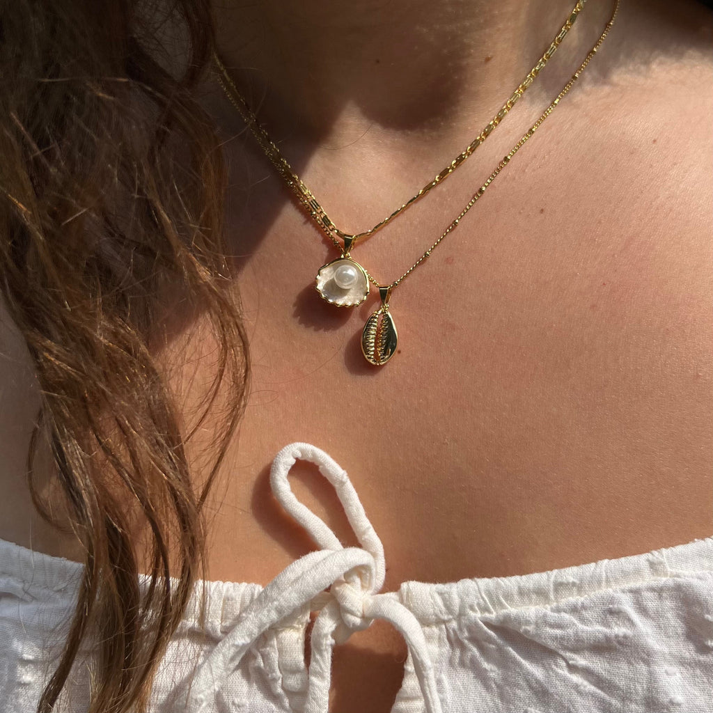 Evry Jewels Cowrie Necklace