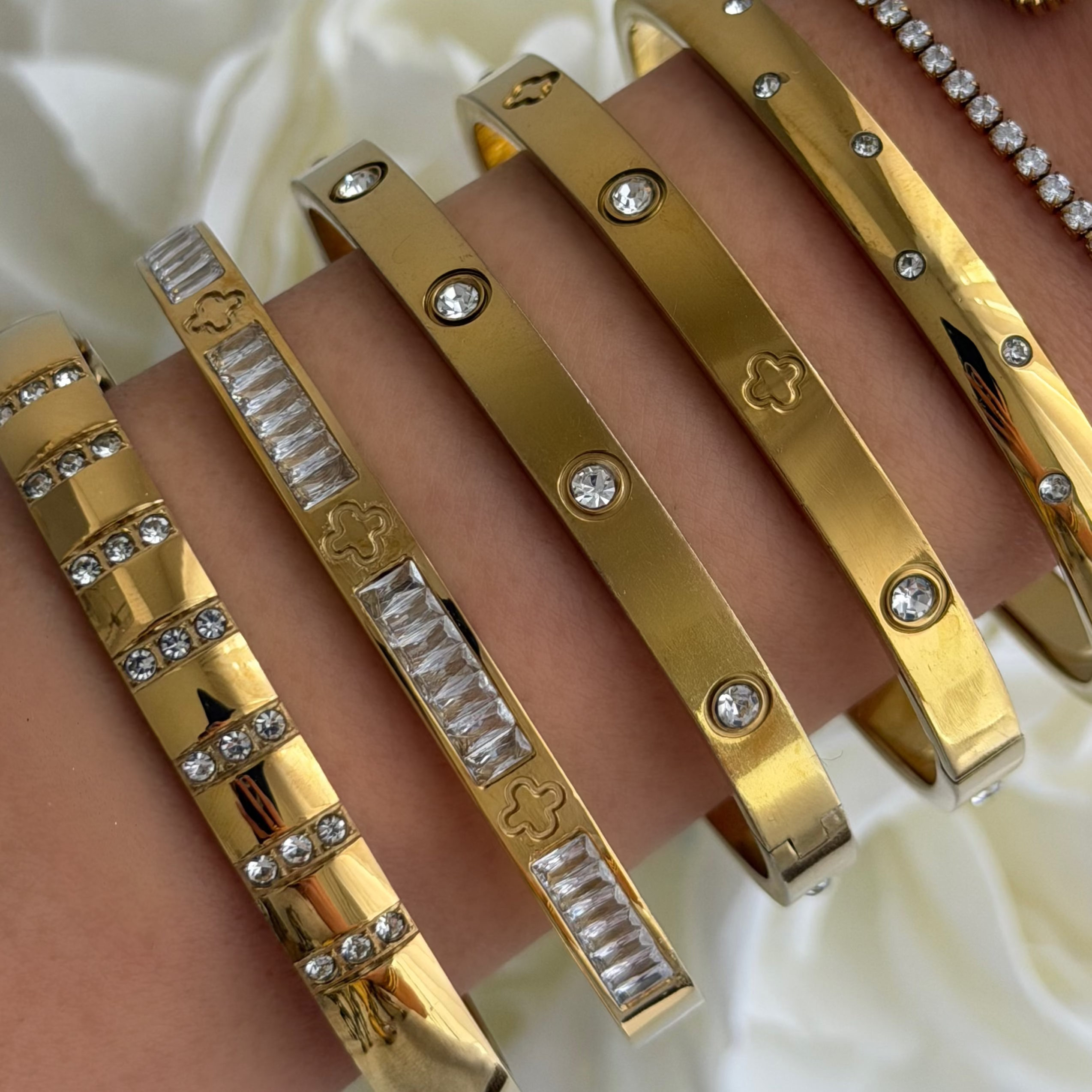 Evry Jewels Aurora Bangle