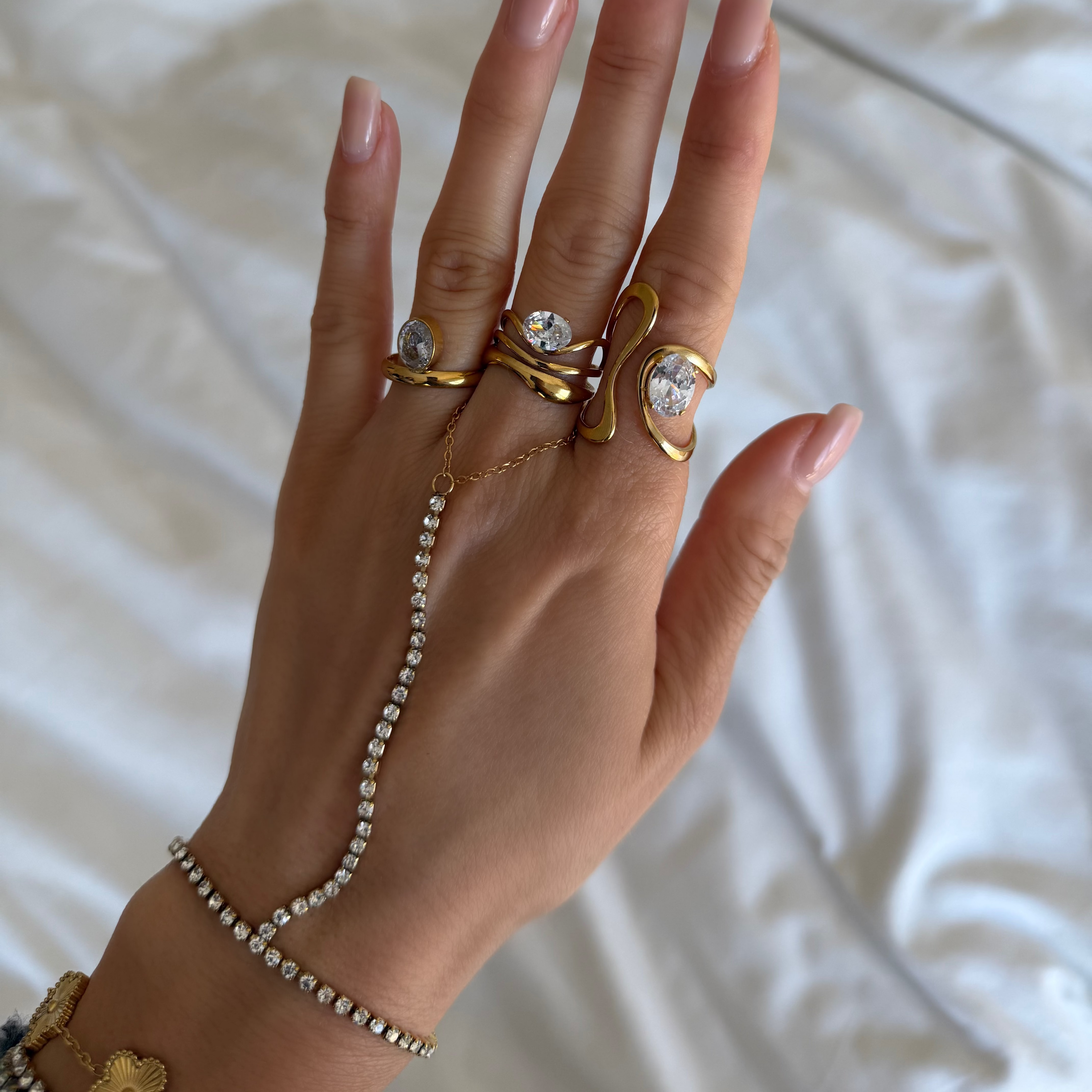 Evry Jewels Viral Hand Chains: Anti Tarnish Waterproof