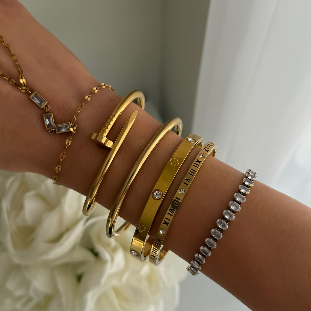 Evry Jewels Hold Me Tight Bangle