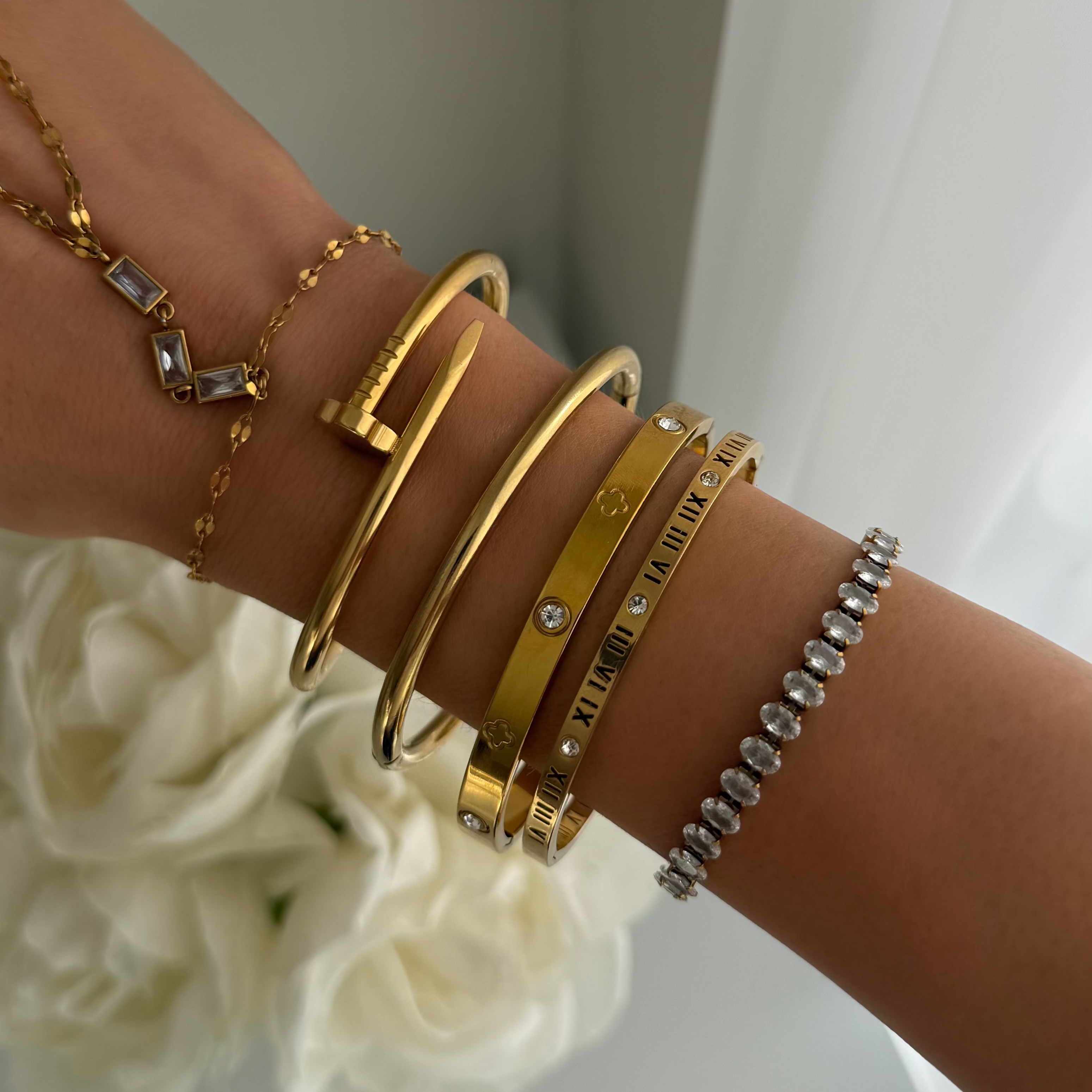 Evry Jewels Lucky Glow Bangle