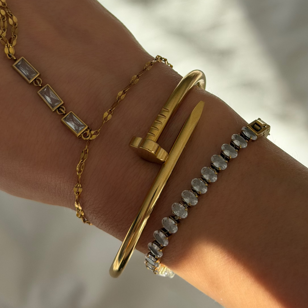 Evry Jewels Hold Me Tight Bangle