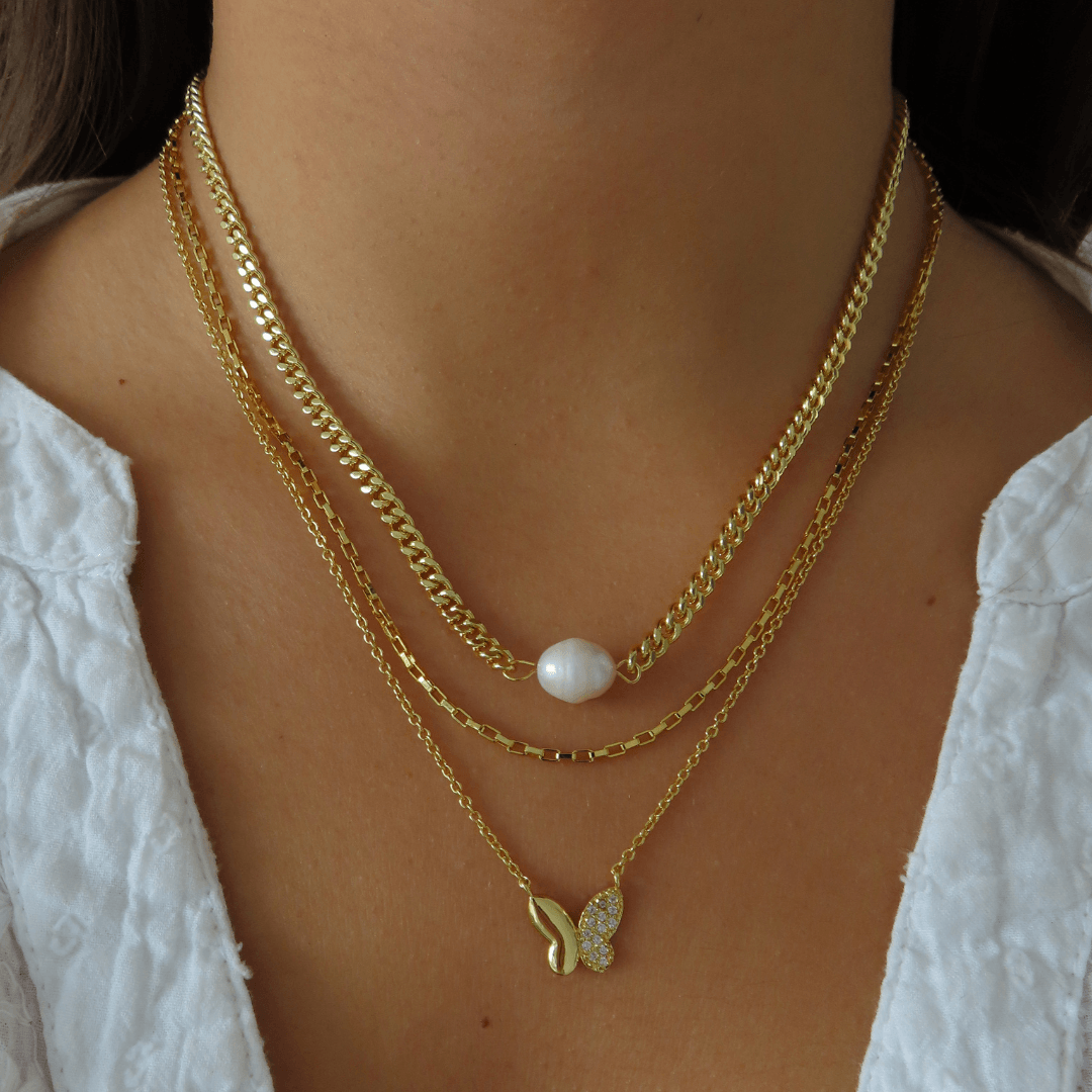 Evry Jewels Fluttering Wings Necklace