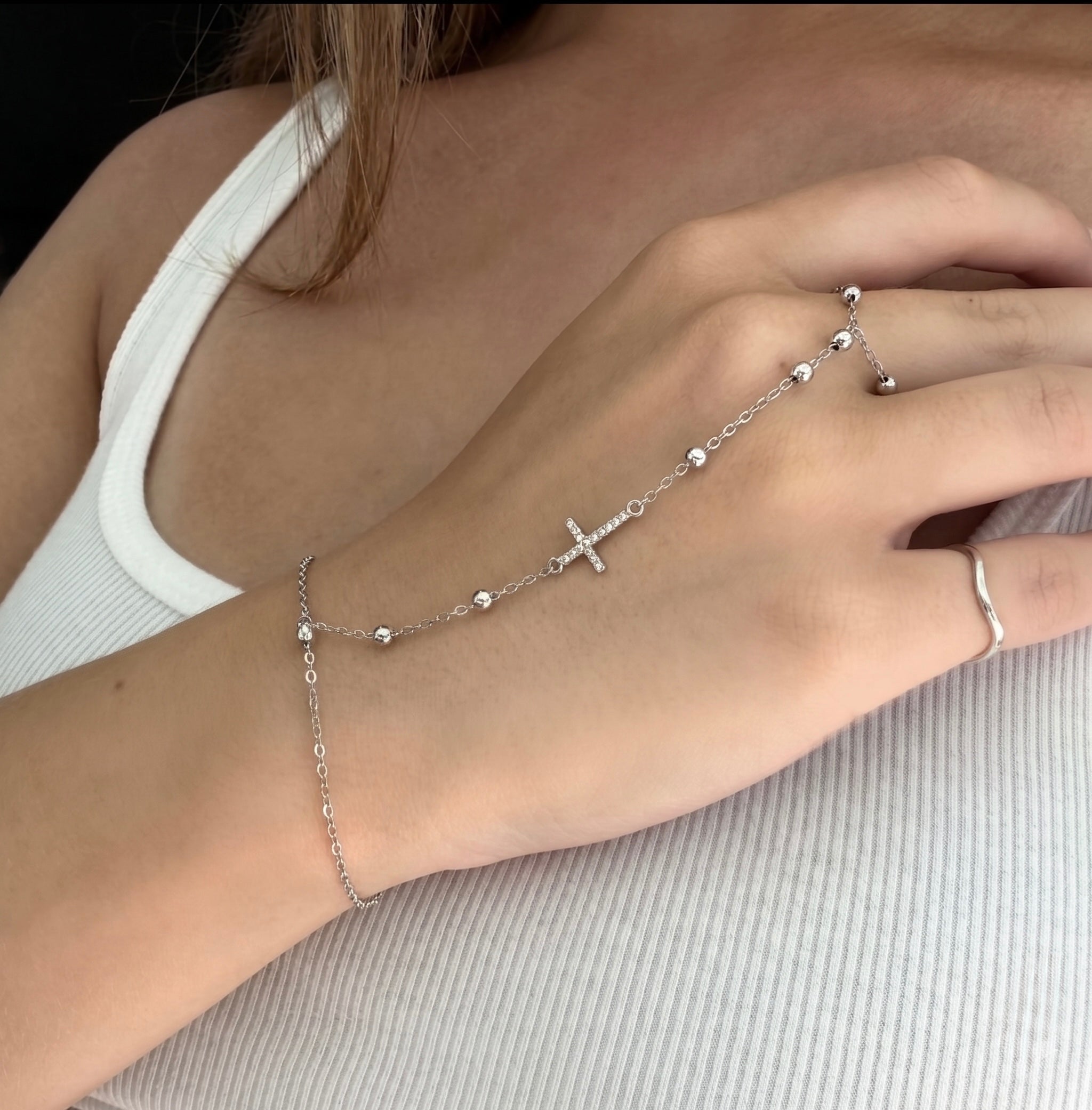 Evry Jewels The Slide On Hand Chain Collection
