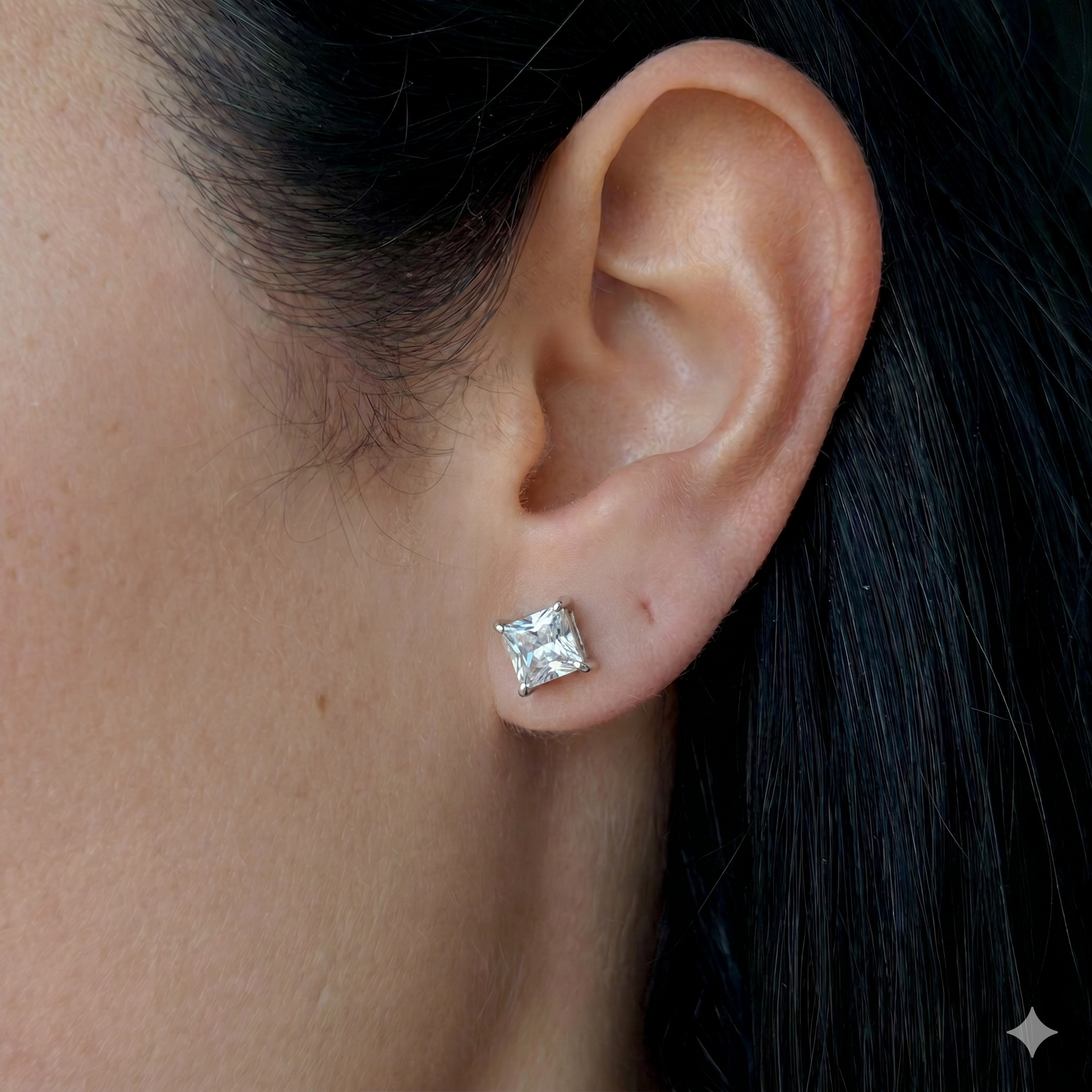 Evry Jewels Madonna Square Stud Earrings