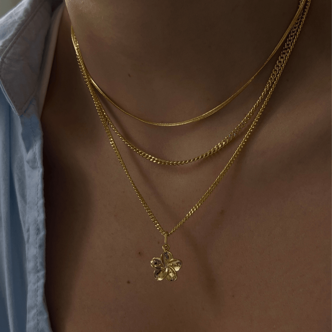 Evry Jewels Hibiscus Necklace