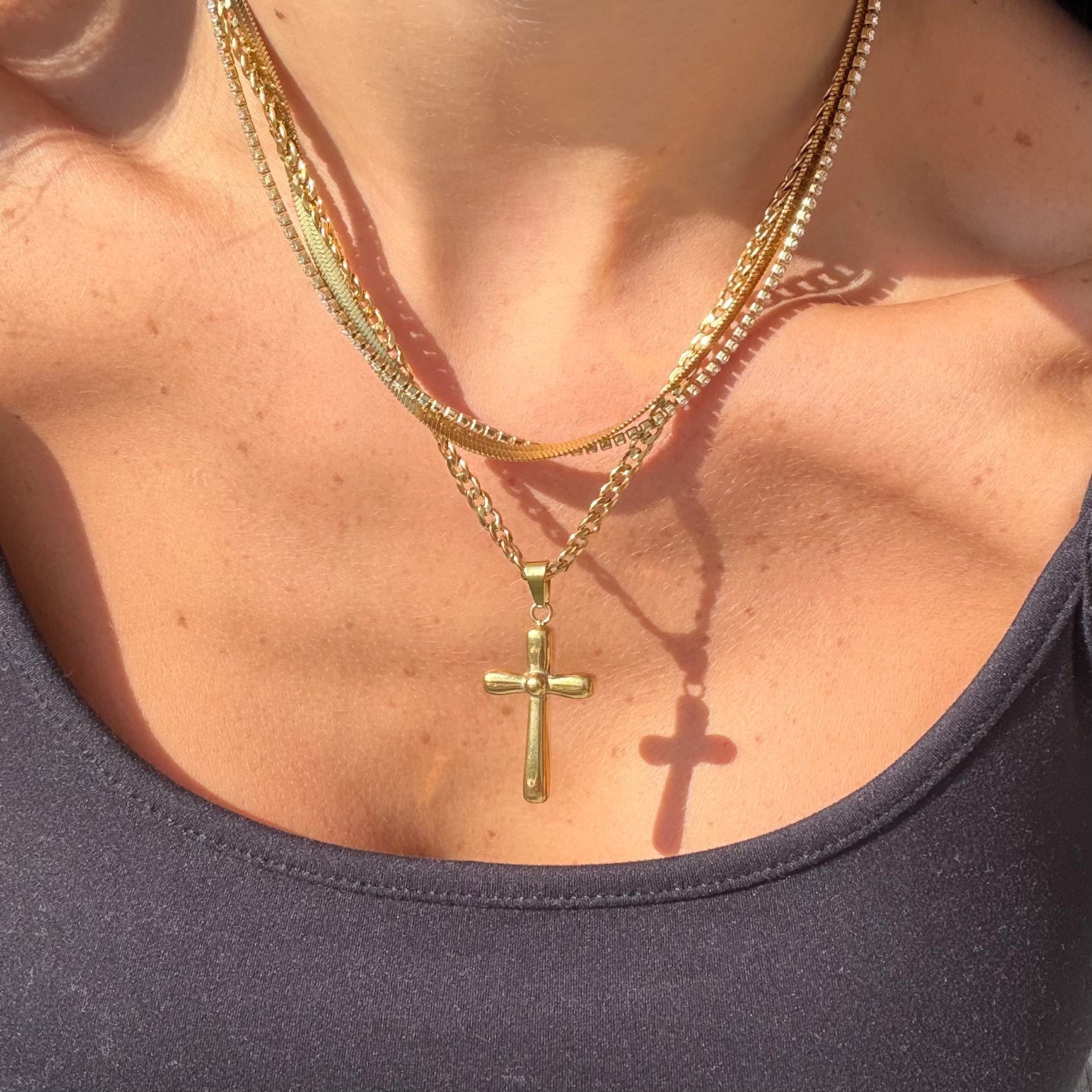 Evry Jewels Pure and Simple Cross Necklace