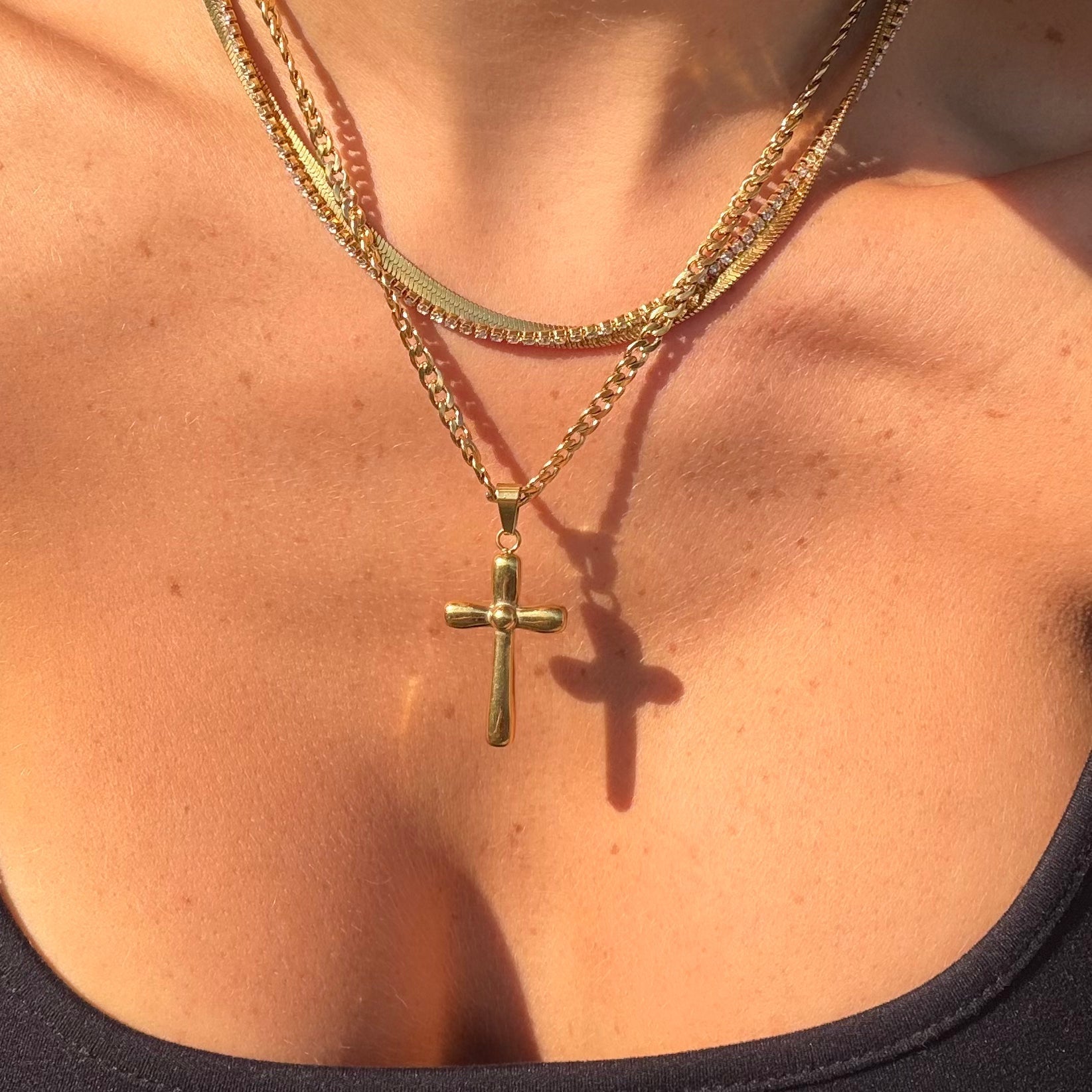 Evry Jewels Pure and Simple Cross Necklace
