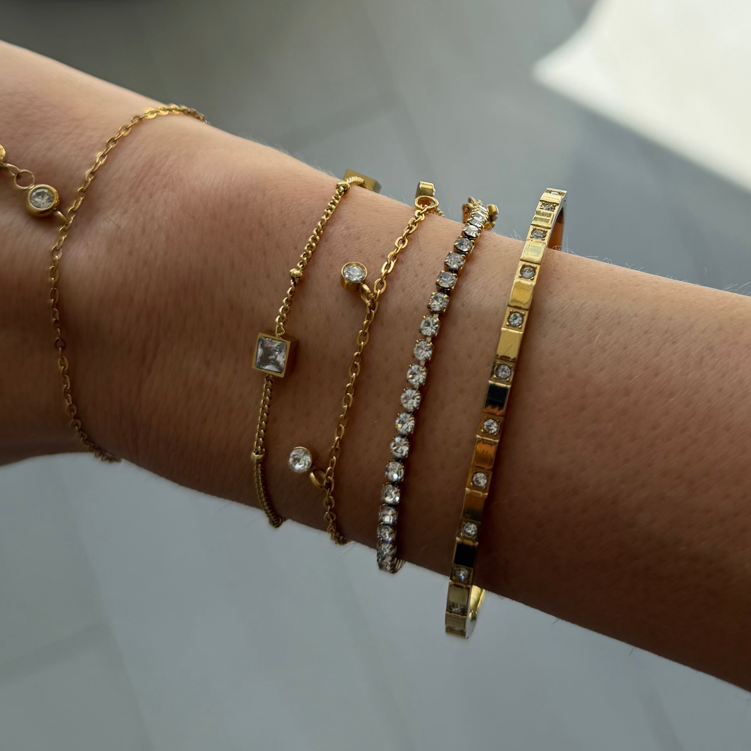 Evry Jewels Halo Click Bangle