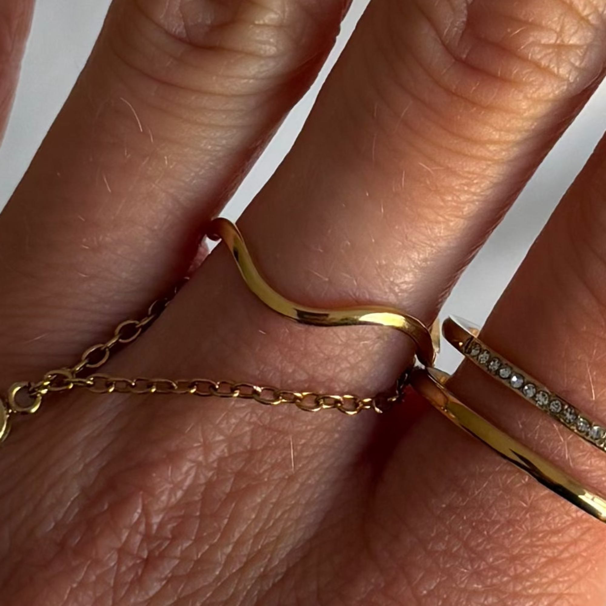 Evry Jewels Daydream Wave Ring