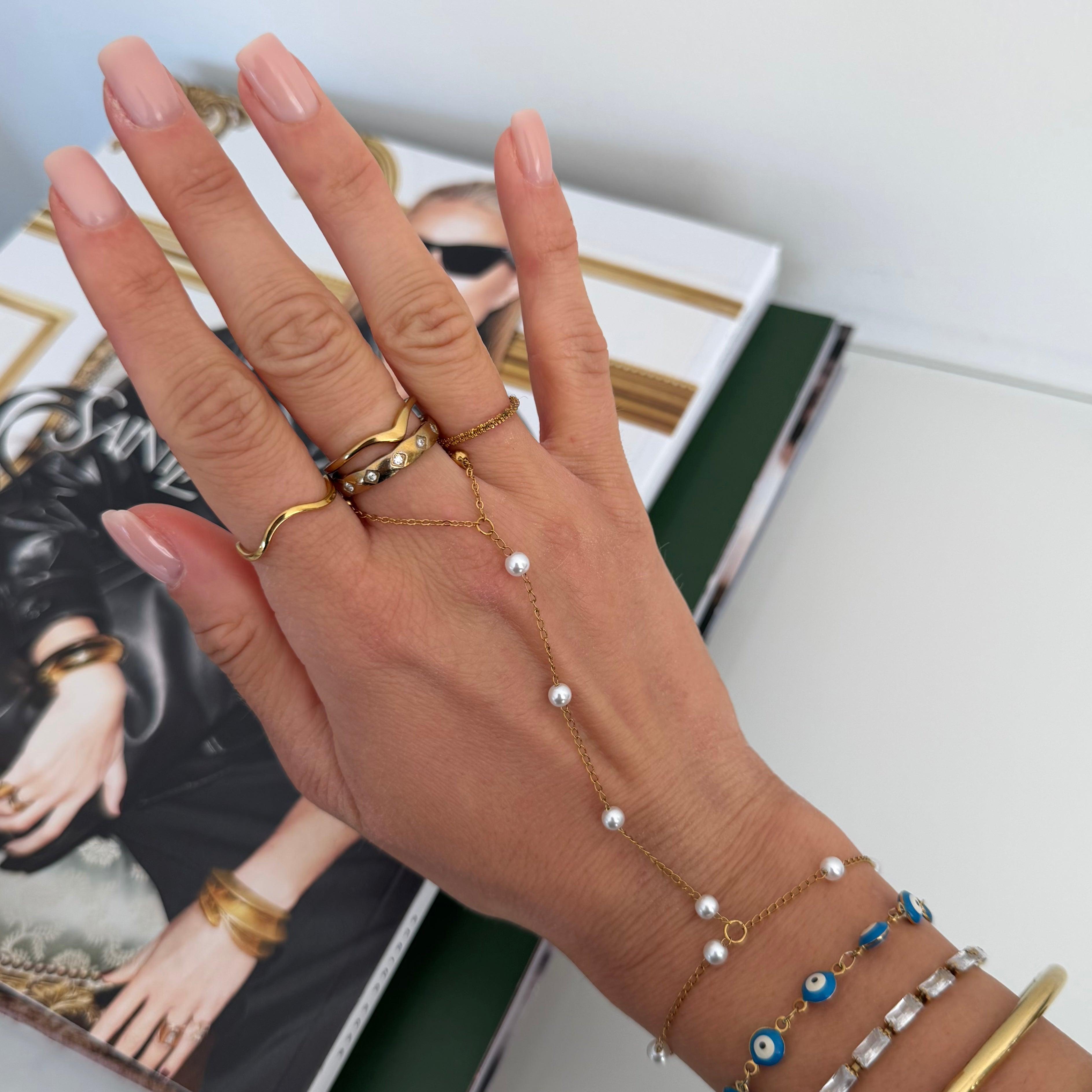 Evry Jewels Sarah Hand Chain