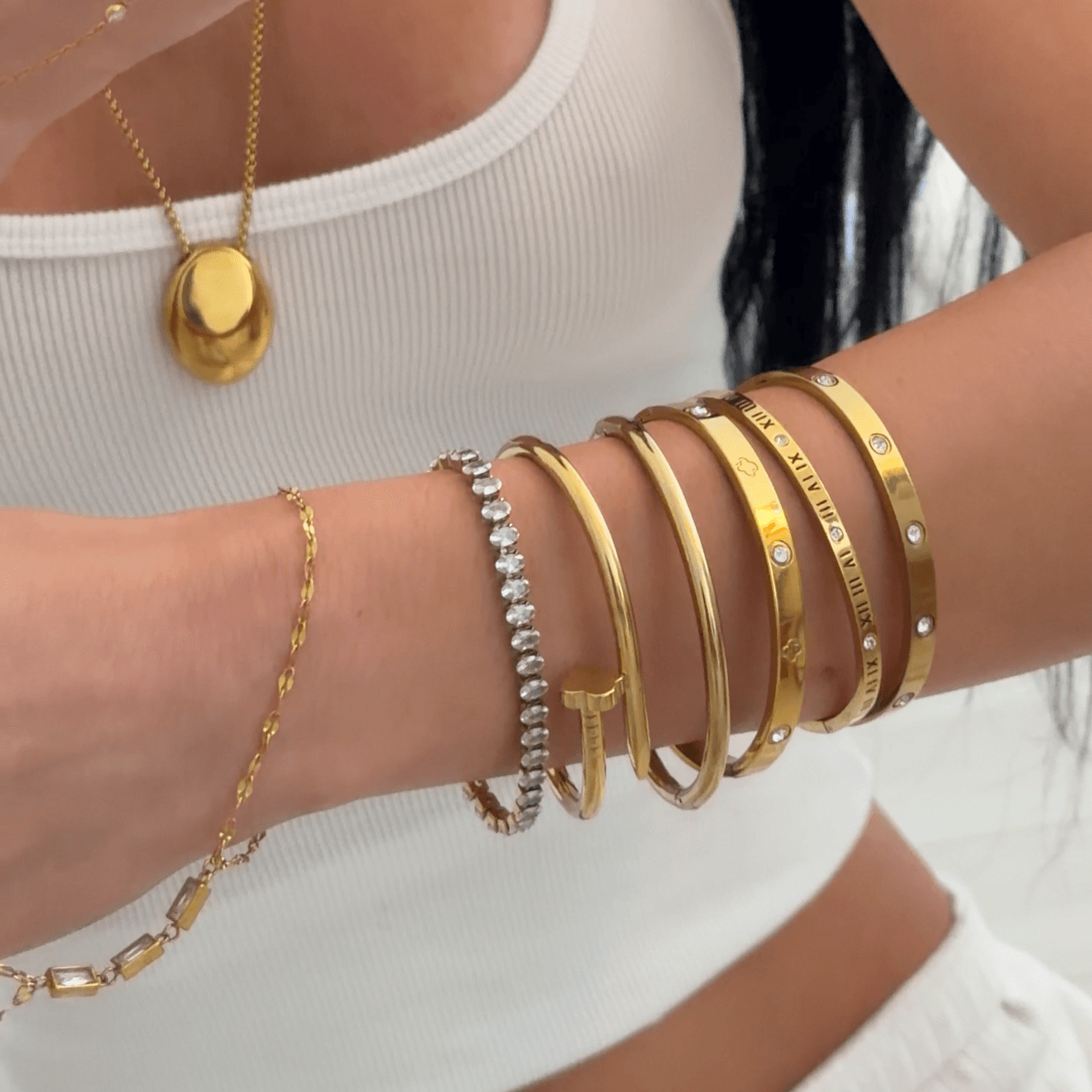 Evry Jewels Lucky Glow Bangle