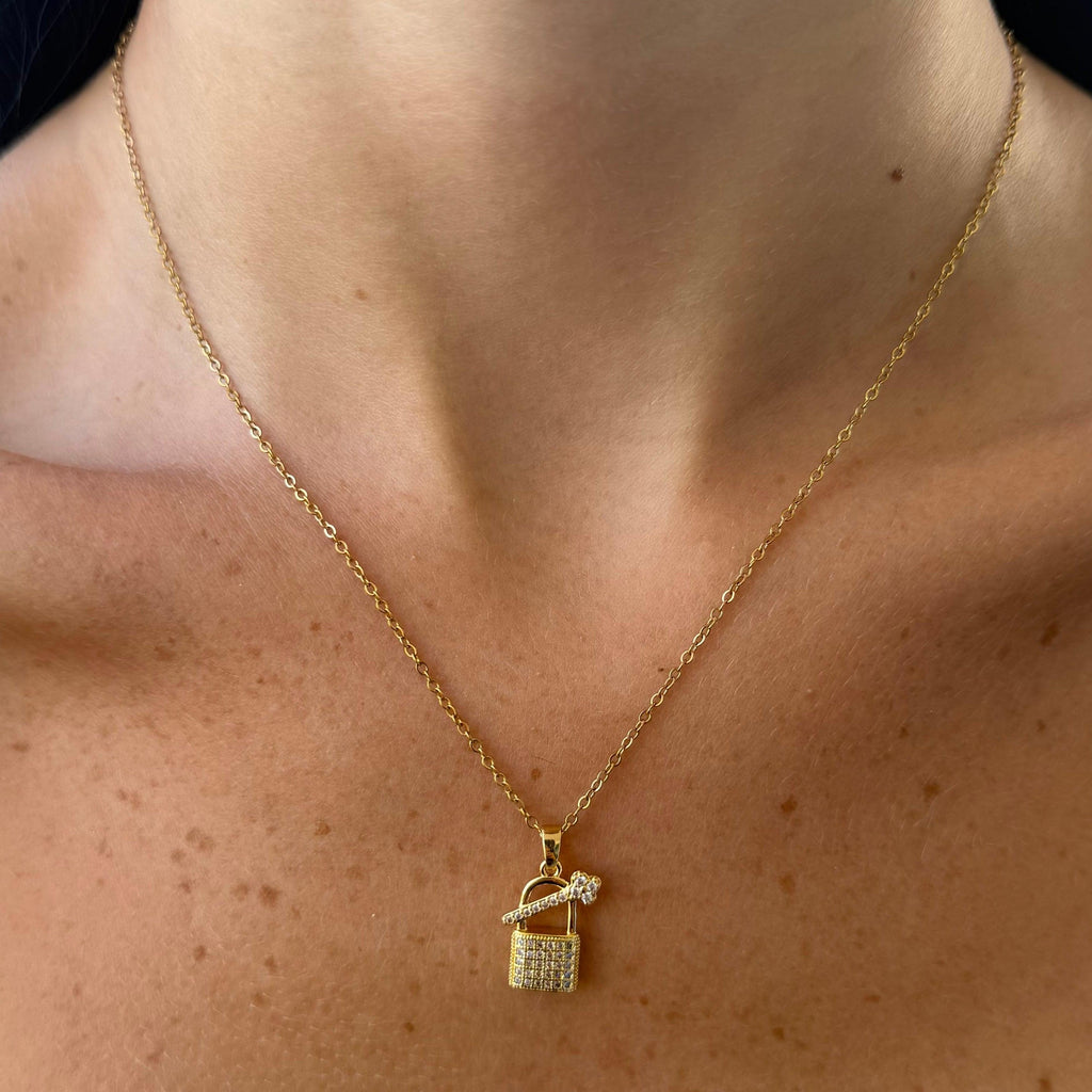 Evry Jewels Love Lockdown Necklace