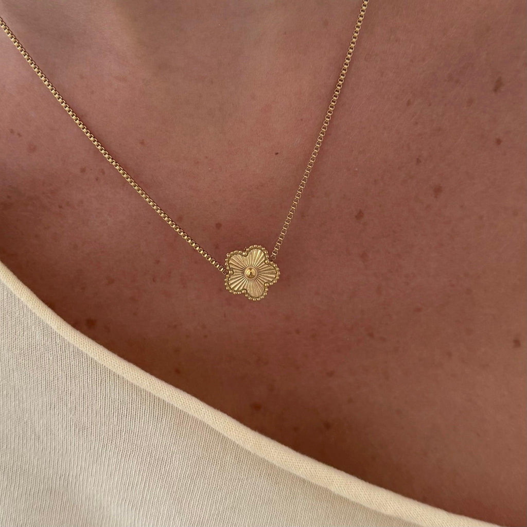 Evry Jewels Lucky Bloom Necklace