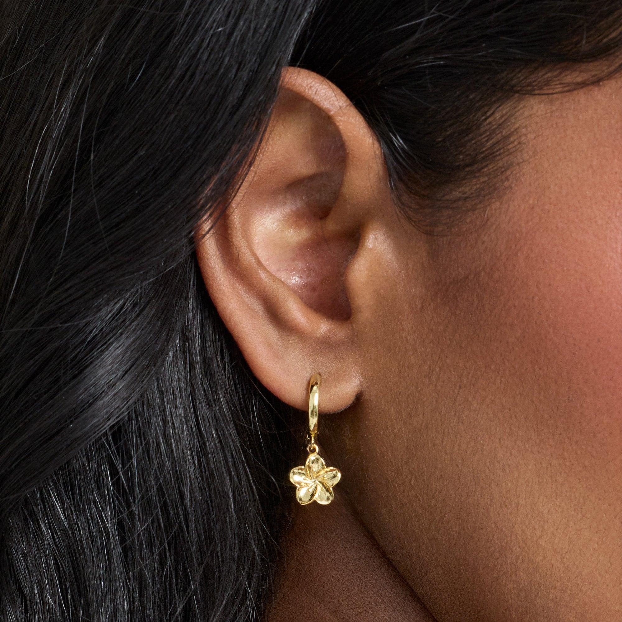 Evry Jewels Island Bloom Earrings
