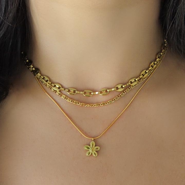 Evry Jewels Petunia Necklace