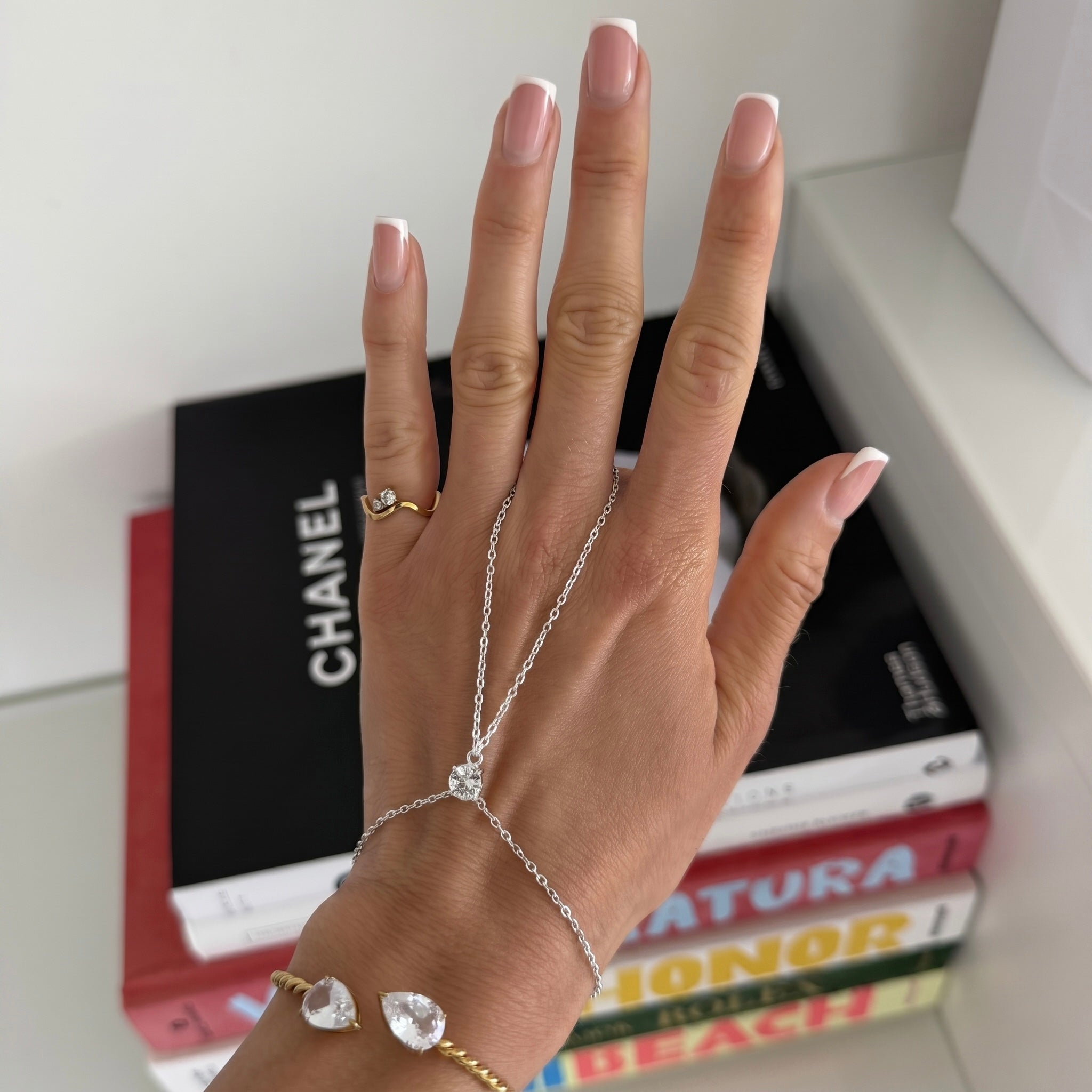 Evry Jewels The Slide On Hand Chain Collection