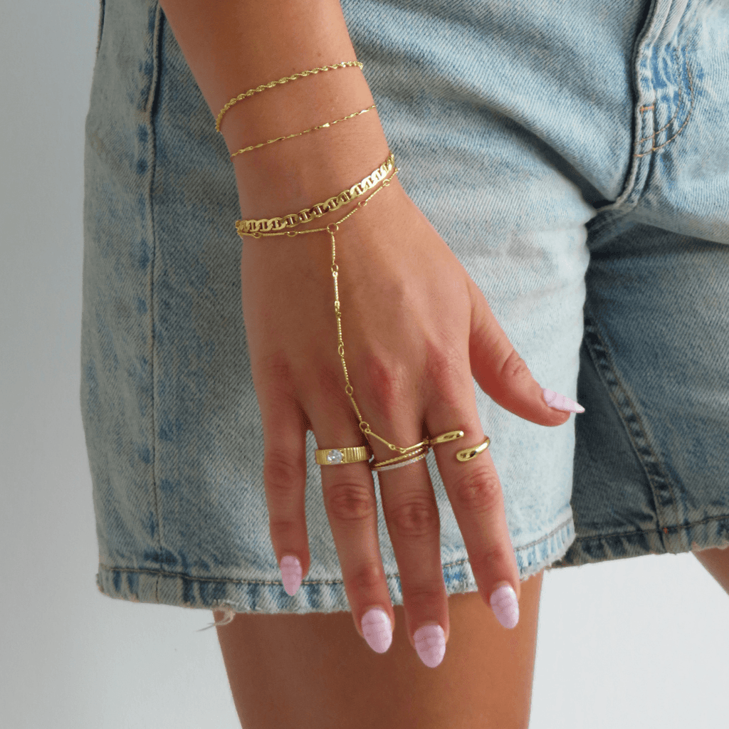 Evry Jewels Bar Hand Chain