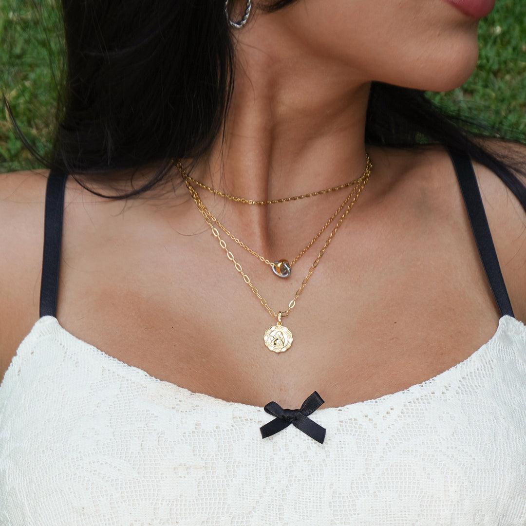 Evry Jewels Loop Theory Necklace