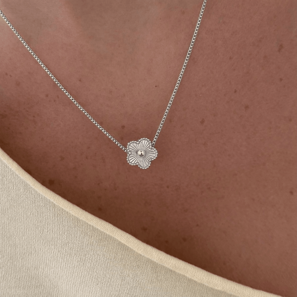 Evry Jewels Lucky Bloom Necklace
