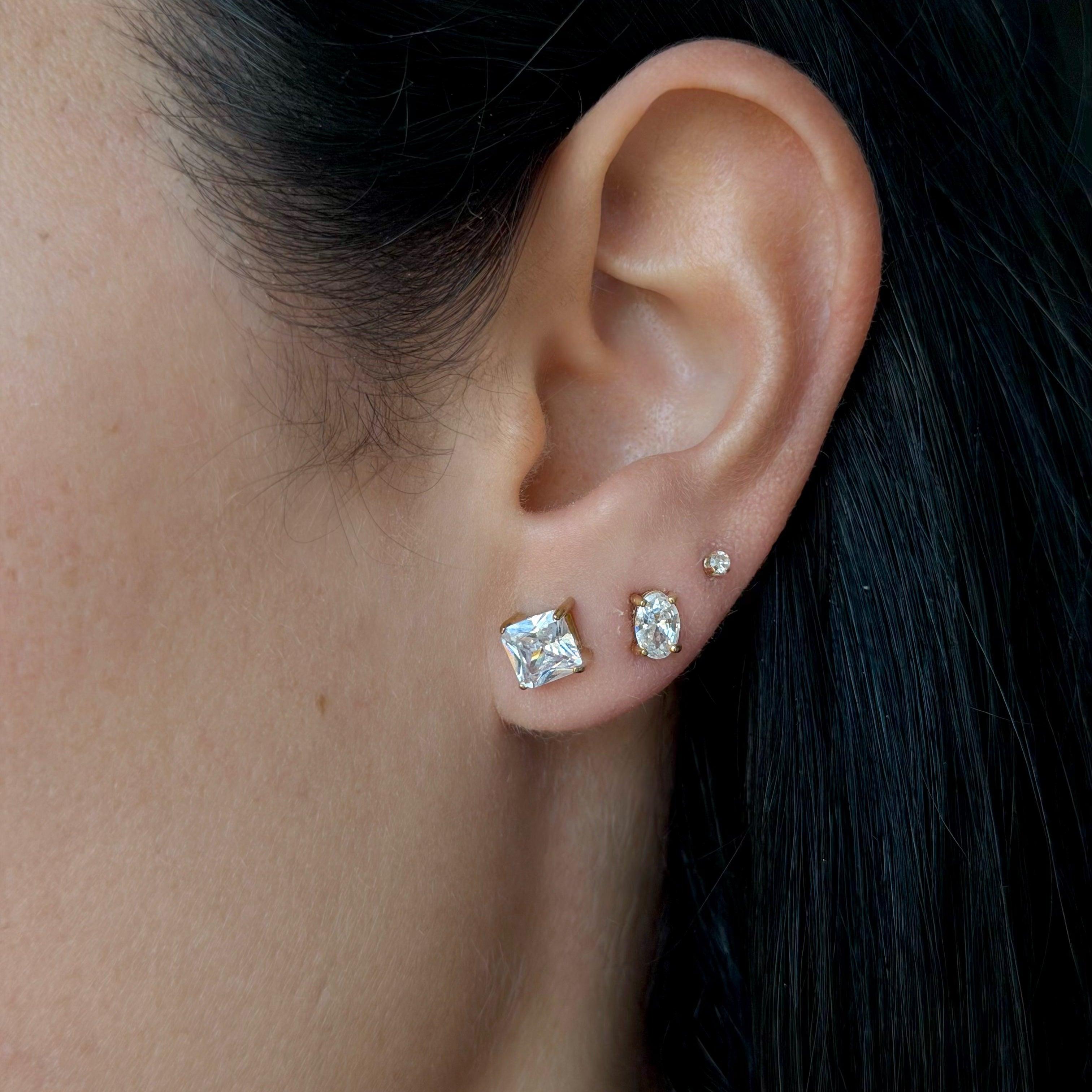 Evry Jewels Twinkling Star Oval Stud Earrings