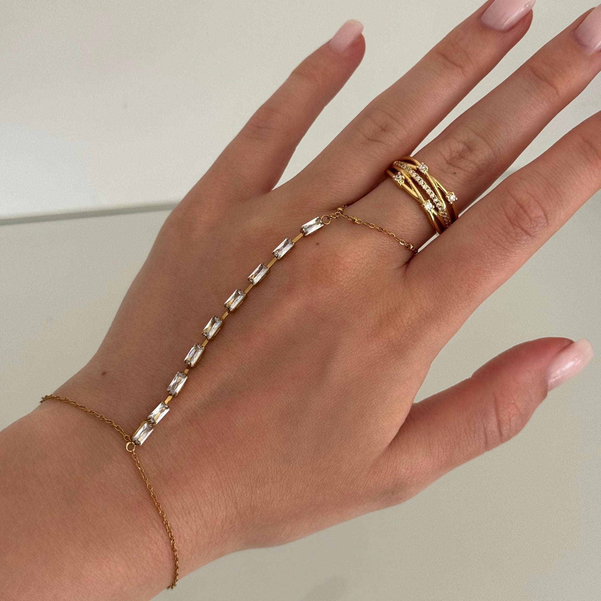 Evry Jewels The Slide On Hand Chain Collection